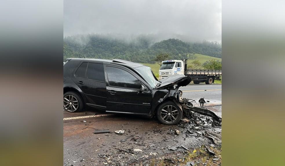 Batida entre dois carros deixa feridos na SP-287 em Piraju SP Foto ReproduoRedes sociais