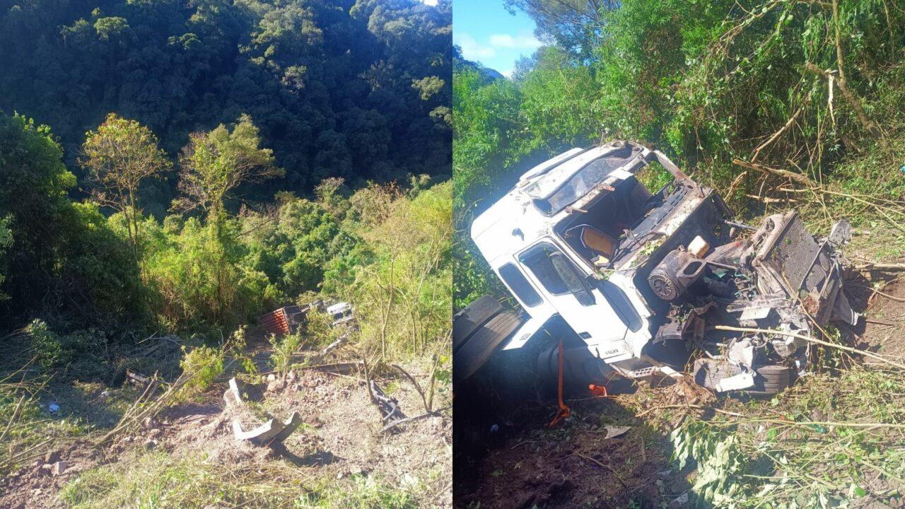 Carreta tomba em ribanceira na BR-470 e deixa um morto e um ferido em SC