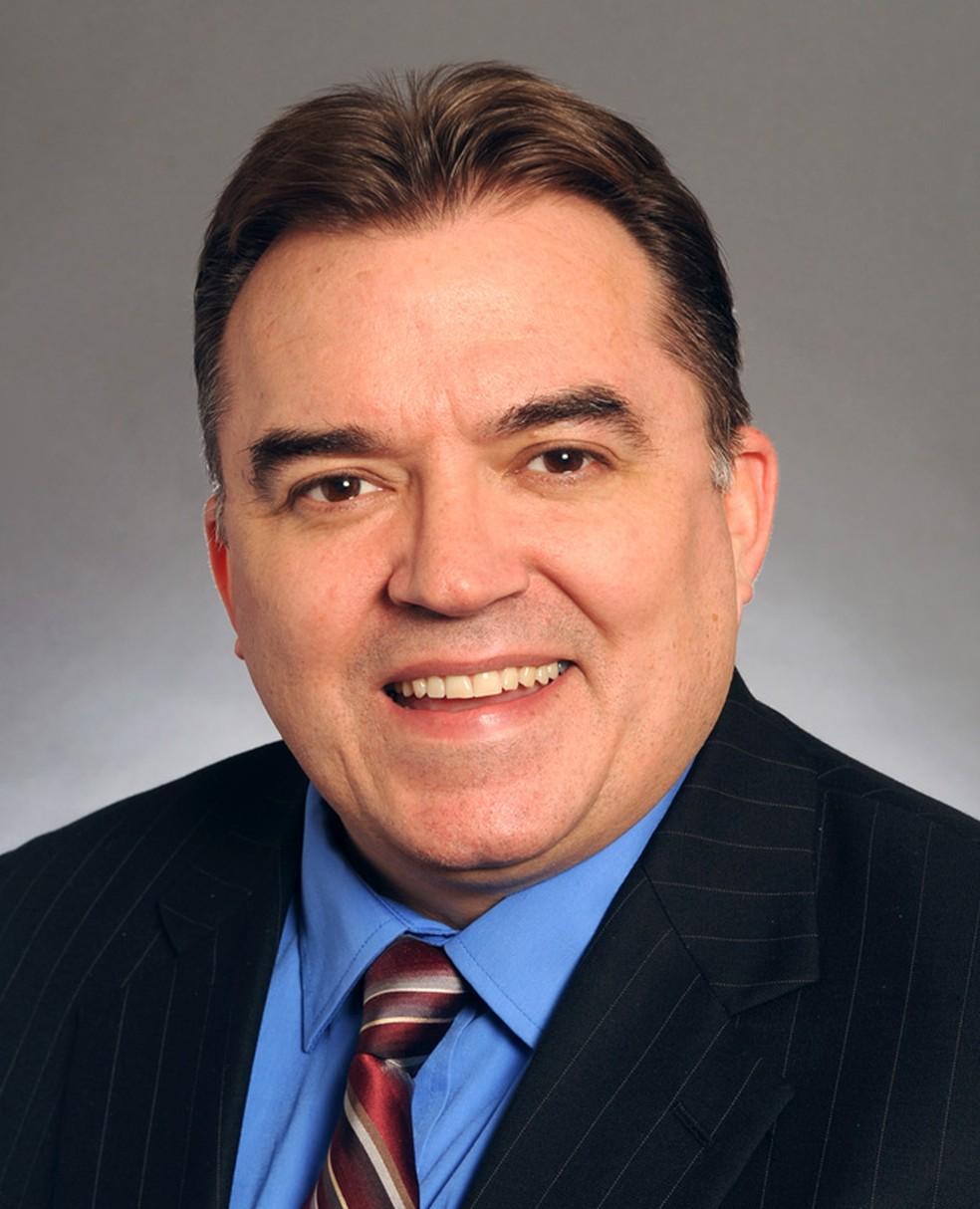 O senador estadual John Hoffman que ficou ferido em ataque em Minnesota Foto Reproduo Minnesota Senate photographers office