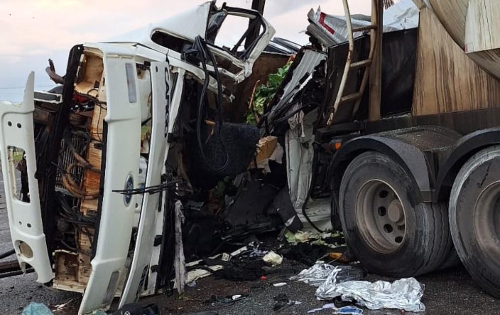 Acidente entre caminhes deixa trs mortos na SP-79 entre Piedade e Votorantim Foto Jorge SilvaArquivo Pessoal