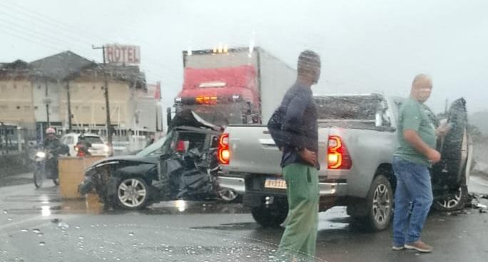 Image: https://brnoticia.com/wp-content/uploads/2025/10/postiimg-68e904eed4bcb7497.jpg Motorista 8216voa8217 com carro sobre mureta da BR-280 e morre em colisoFoto ReproduoRedes sociaisND