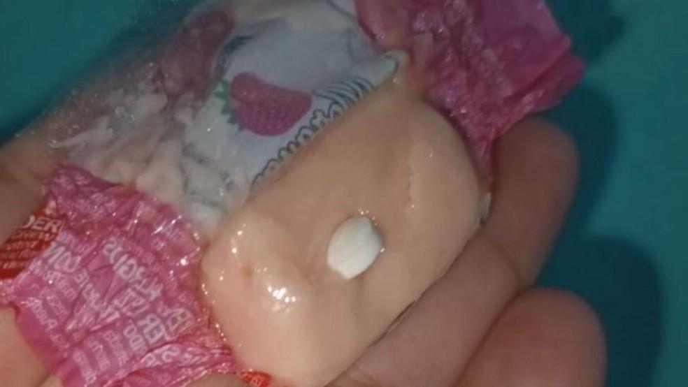 Moradores relatam ter encontrado comprimido em balas distribudas a crianas em praa de MG Foto Redes sociaisreproduo