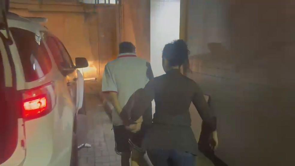 Casal preso aps recm-nascido ser encontrado enterrado em quintal de casa Foto ReproduoTV Globo